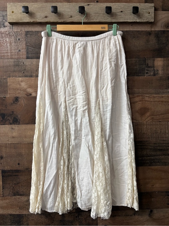 American Eagle Outfitters Dresses & Skirts - American Eagle Outfitters Cream Lace-Panel Maxi Skirt